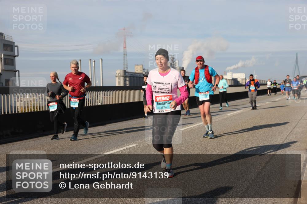 03.10.2025 - Köhlbrandbrückenlauf Lena Gebhardt http://msf.ph/oto/9143139 03.10.2025 10:01:00 Position 2 2024, 16, 760, 3574, 175 meine-sportfotos.de