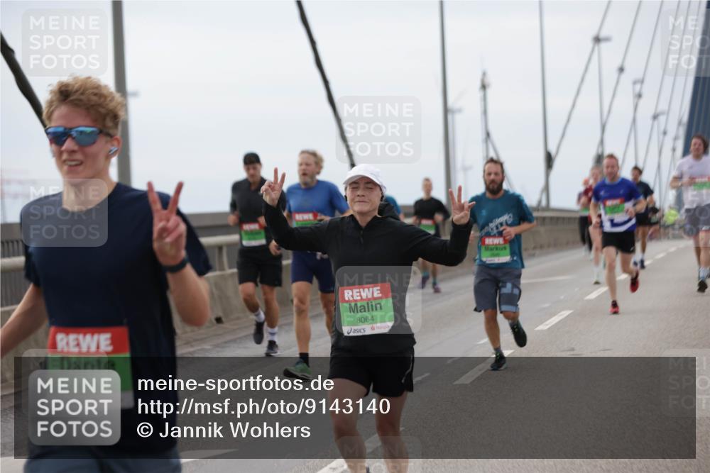 03.10.2025 - Köhlbrandbrückenlauf Jannik Wohlers http://msf.ph/oto/9143140 03.10.2025 15:44:24 Position 1 5475, 8064 meine-sportfotos.de