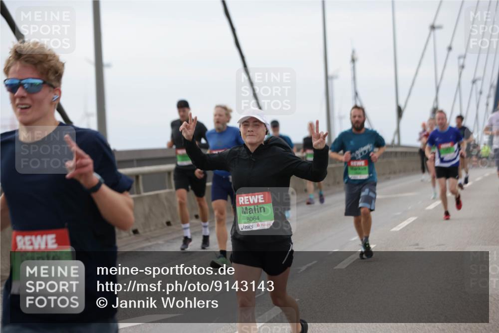 03.10.2025 - Köhlbrandbrückenlauf Jannik Wohlers http://msf.ph/oto/9143143 03.10.2025 15:44:24 Position 1 5475, 8064 meine-sportfotos.de