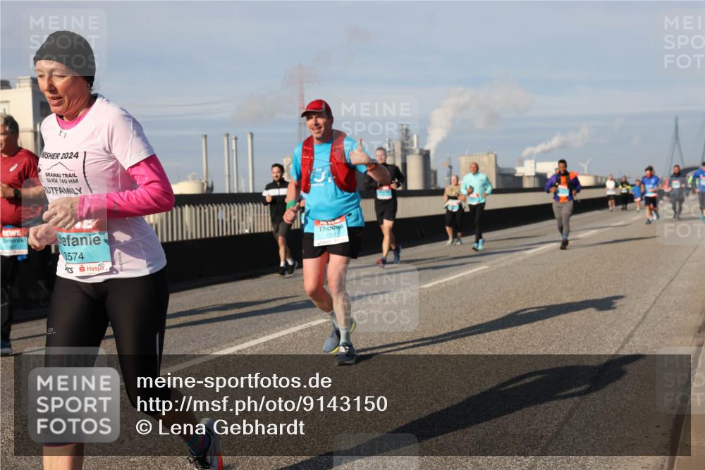 03.10.2025 - Köhlbrandbrückenlauf Lena Gebhardt http://msf.ph/oto/9143150 03.10.2025 10:01:01 Position 2 2024, 16, 760, 3574, 1757 meine-sportfotos.de