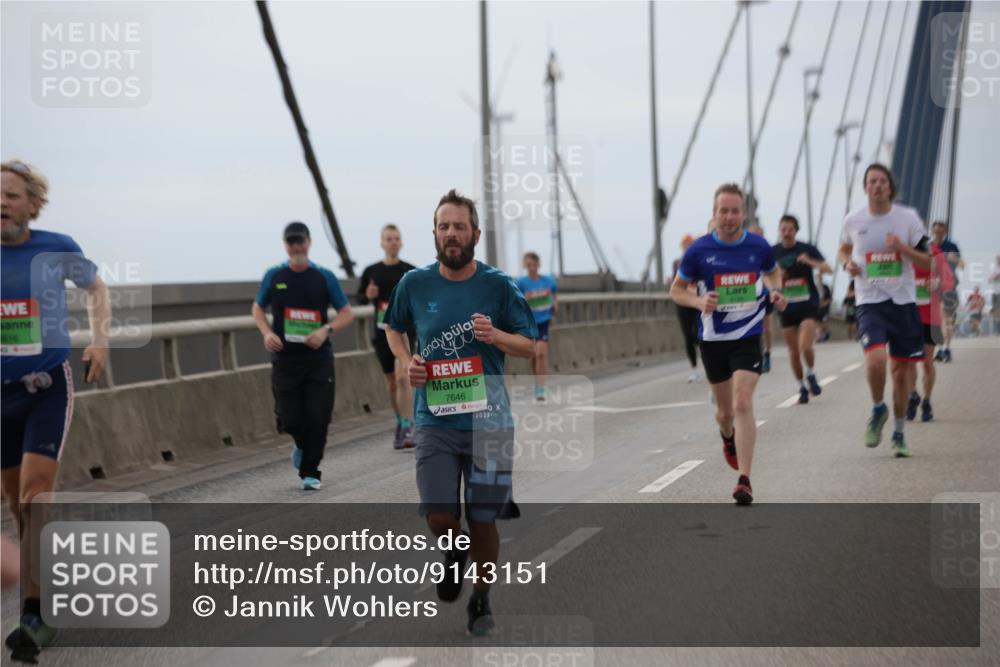 03.10.2025 - Köhlbrandbrückenlauf Jannik Wohlers http://msf.ph/oto/9143151 03.10.2025 15:44:25 Position 1 616, 7646, 2023 meine-sportfotos.de