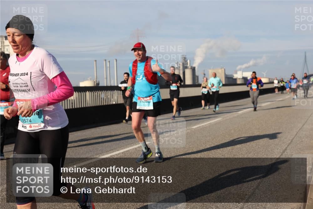 03.10.2025 - Köhlbrandbrückenlauf Lena Gebhardt http://msf.ph/oto/9143153 03.10.2025 10:01:01 Position 2 2024, 16, 760, 3574, 1757 meine-sportfotos.de