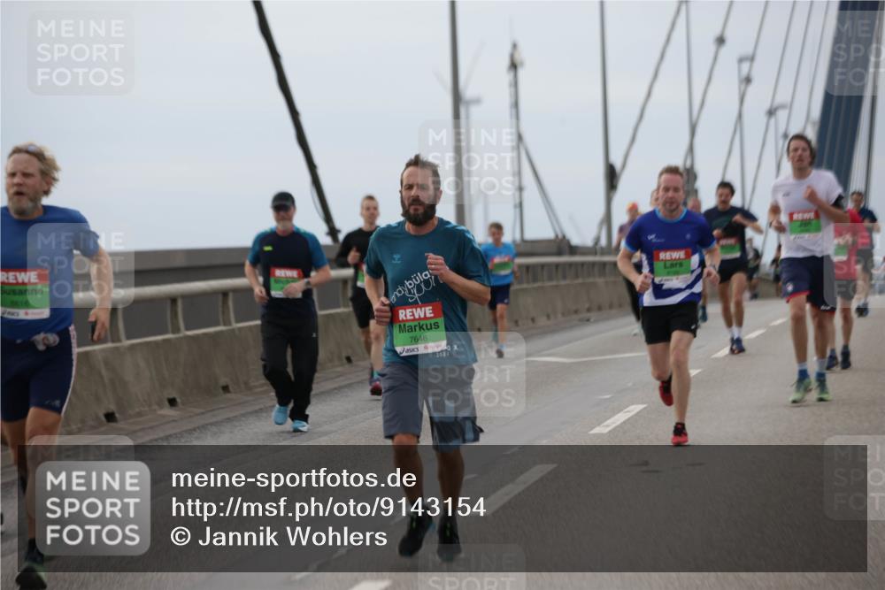 03.10.2025 - Köhlbrandbrückenlauf Jannik Wohlers http://msf.ph/oto/9143154 03.10.2025 15:44:25 Position 1 8616, 7646, 2023, 8199 meine-sportfotos.de