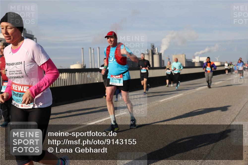 03.10.2025 - Köhlbrandbrückenlauf Lena Gebhardt http://msf.ph/oto/9143155 03.10.2025 10:01:01 Position 2 2024, 16, 760, 3574, 1757 meine-sportfotos.de