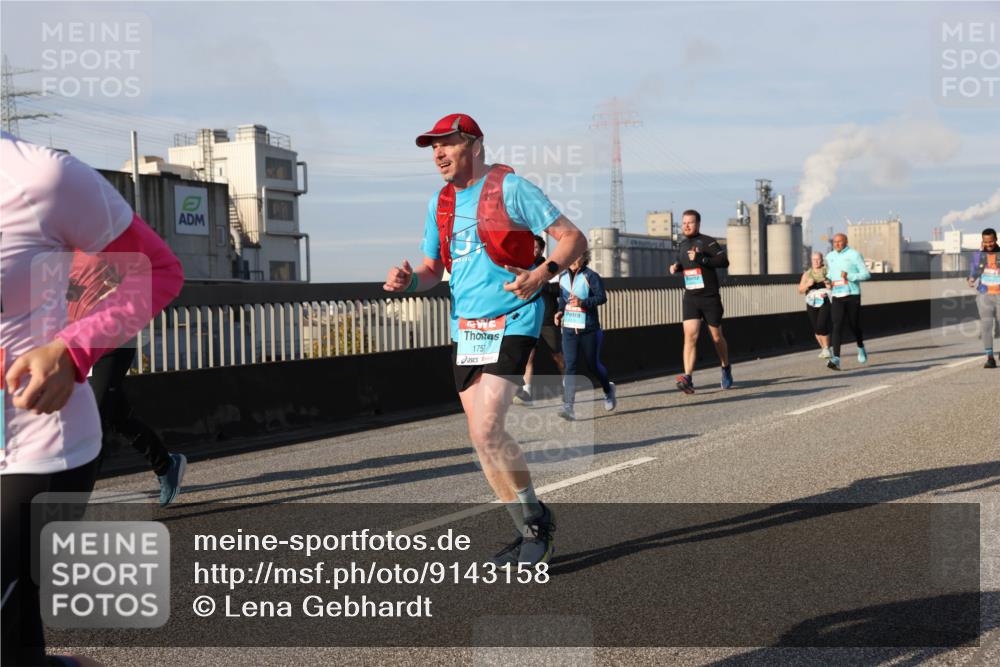 03.10.2025 - Köhlbrandbrückenlauf Lena Gebhardt http://msf.ph/oto/9143158 03.10.2025 10:01:02 Position 2 175 meine-sportfotos.de