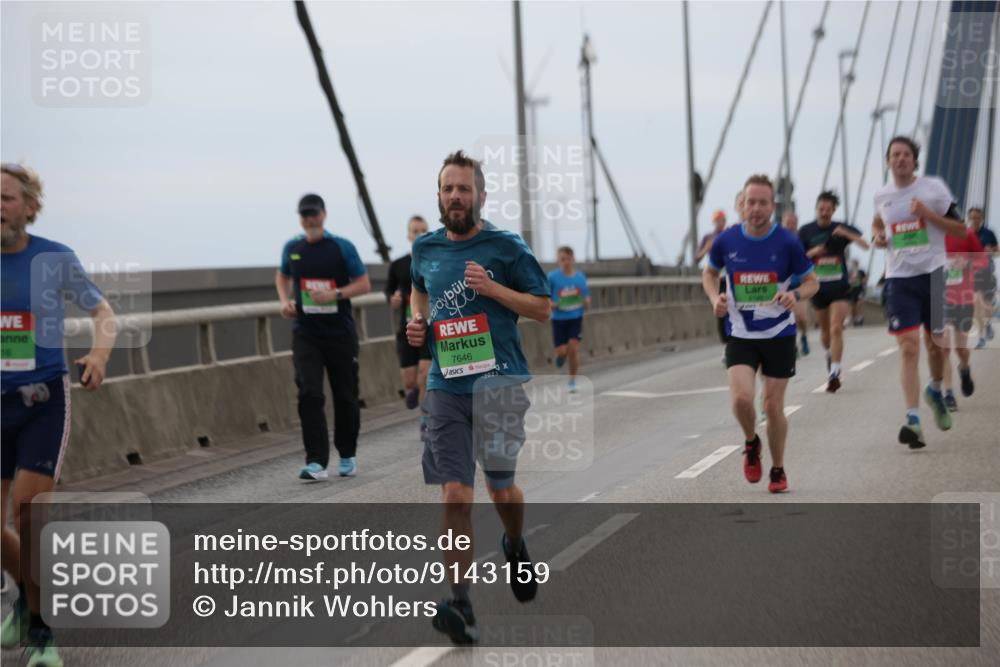 03.10.2025 - Köhlbrandbrückenlauf Jannik Wohlers http://msf.ph/oto/9143159 03.10.2025 15:44:25 Position 1 16, 7646, 2023 meine-sportfotos.de