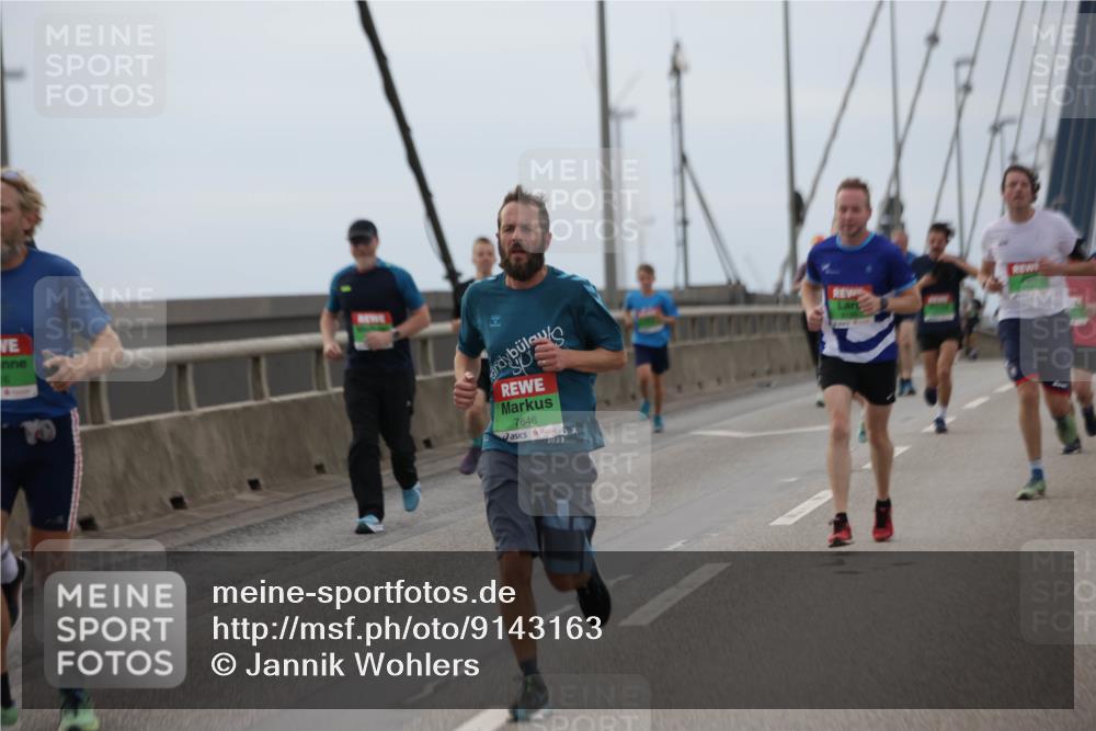 03.10.2025 - Köhlbrandbrückenlauf Jannik Wohlers http://msf.ph/oto/9143163 03.10.2025 15:44:25 Position 1 7646, 2023 meine-sportfotos.de