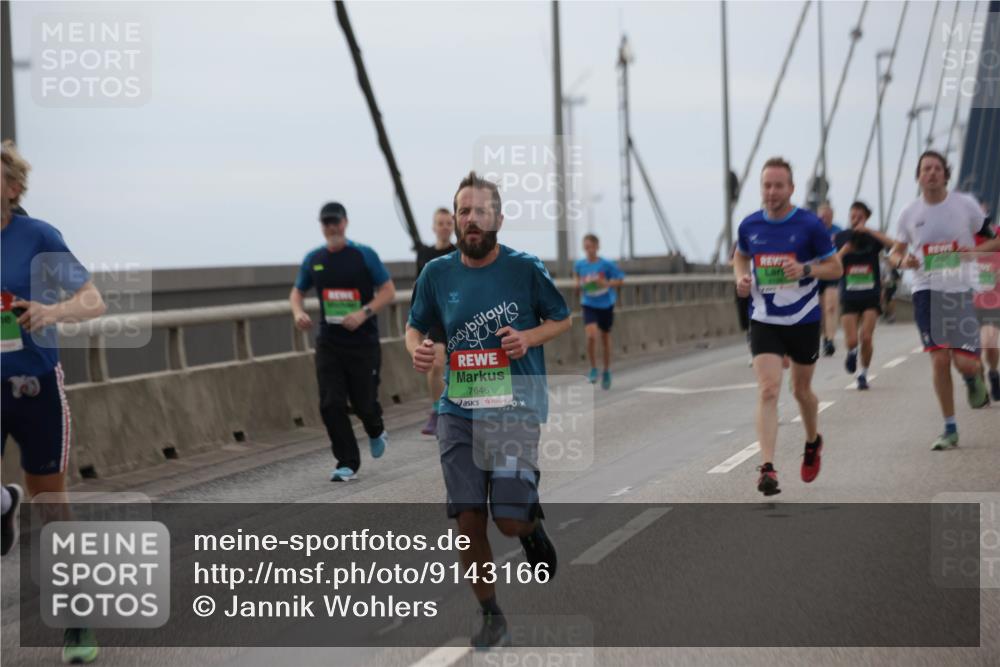 03.10.2025 - Köhlbrandbrückenlauf Jannik Wohlers http://msf.ph/oto/9143166 03.10.2025 15:44:25 Position 1 9, 7646 meine-sportfotos.de