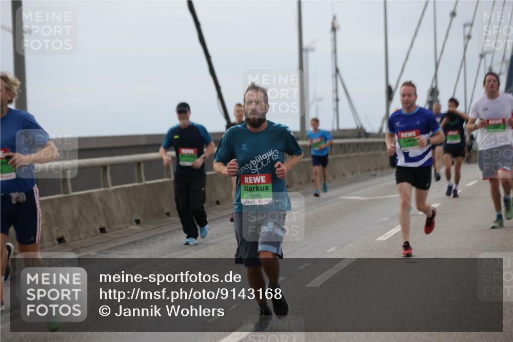 03.10.2025 - Köhlbrandbrückenlauf Jannik Wohlers http://msf.ph/oto/9143168 03.10.2025 15:44:25 Position 1 6, 7646 meine-sportfotos.de