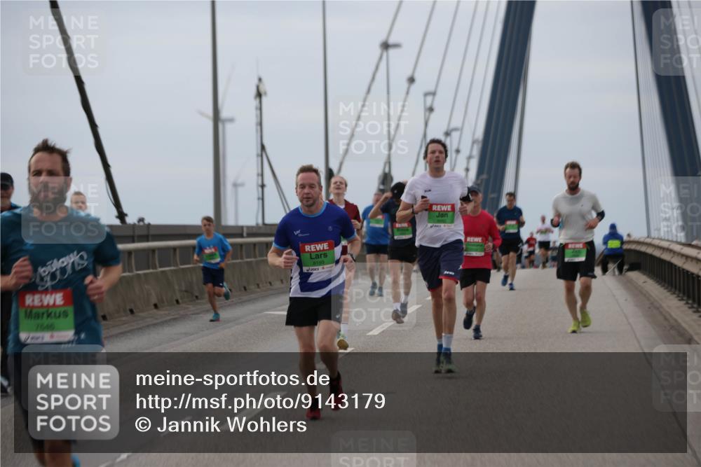 03.10.2025 - Köhlbrandbrückenlauf Jannik Wohlers http://msf.ph/oto/9143179 03.10.2025 15:44:26 Position 1 7646, 8199, 8860 meine-sportfotos.de