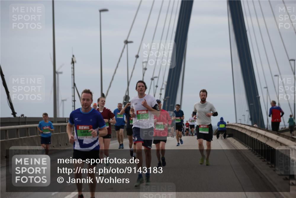 03.10.2025 - Köhlbrandbrückenlauf Jannik Wohlers http://msf.ph/oto/9143183 03.10.2025 15:44:27 Position 1 8199 meine-sportfotos.de