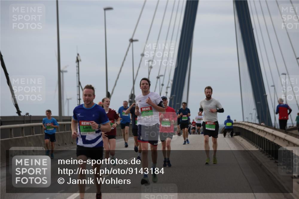 03.10.2025 - Köhlbrandbrückenlauf Jannik Wohlers http://msf.ph/oto/9143184 03.10.2025 15:44:27 Position 1 8199, 8860 meine-sportfotos.de