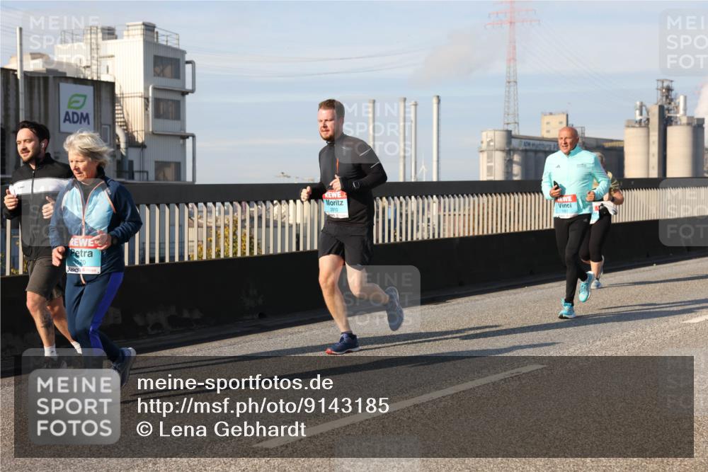 03.10.2025 - Köhlbrandbrückenlauf Lena Gebhardt http://msf.ph/oto/9143185 03.10.2025 10:01:03 Position 2 3570, 2810 meine-sportfotos.de