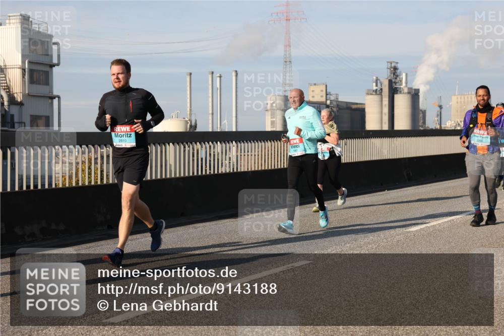 03.10.2025 - Köhlbrandbrückenlauf Lena Gebhardt http://msf.ph/oto/9143188 03.10.2025 10:01:04 Position 2 2810, 2200 meine-sportfotos.de