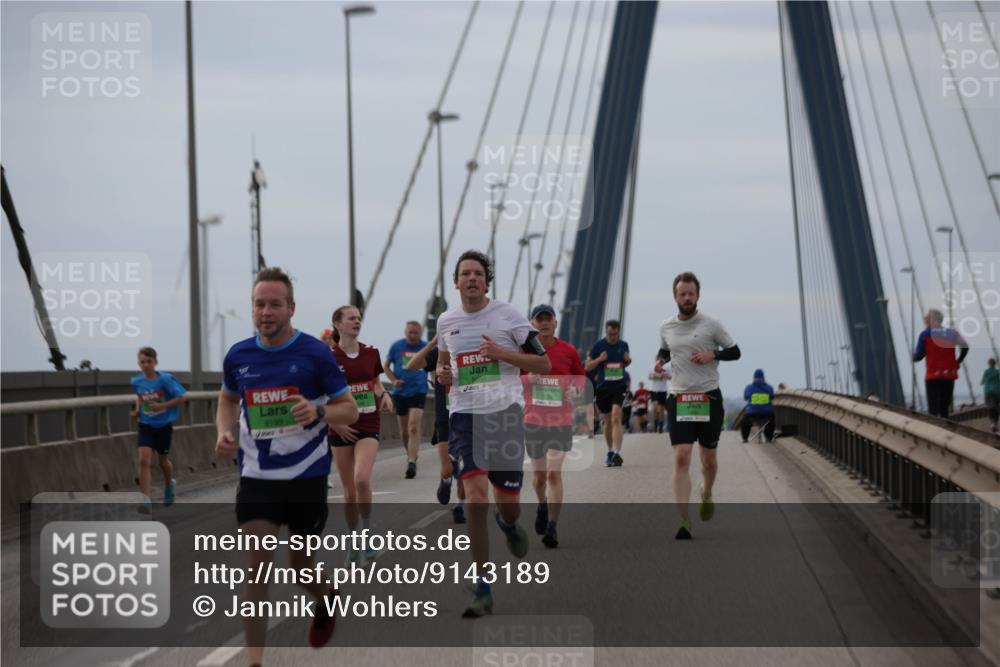 03.10.2025 - Köhlbrandbrückenlauf Jannik Wohlers http://msf.ph/oto/9143189 03.10.2025 15:44:27 Position 1 8860, 8199 meine-sportfotos.de