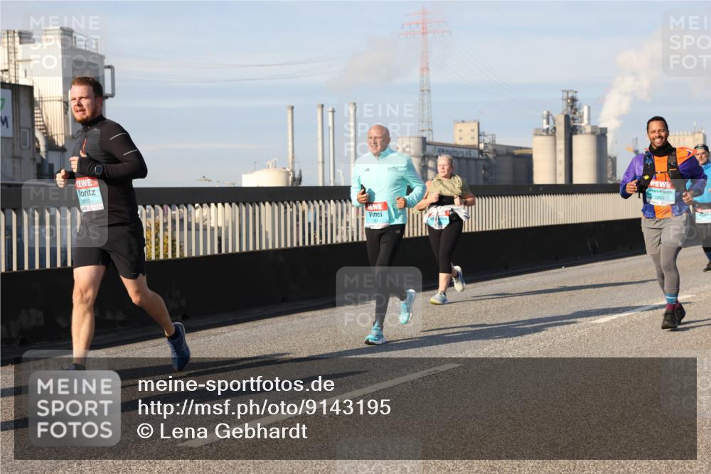 03.10.2025 - Köhlbrandbrückenlauf Lena Gebhardt http://msf.ph/oto/9143195 03.10.2025 10:01:04 Position 2 2810, 2200 meine-sportfotos.de