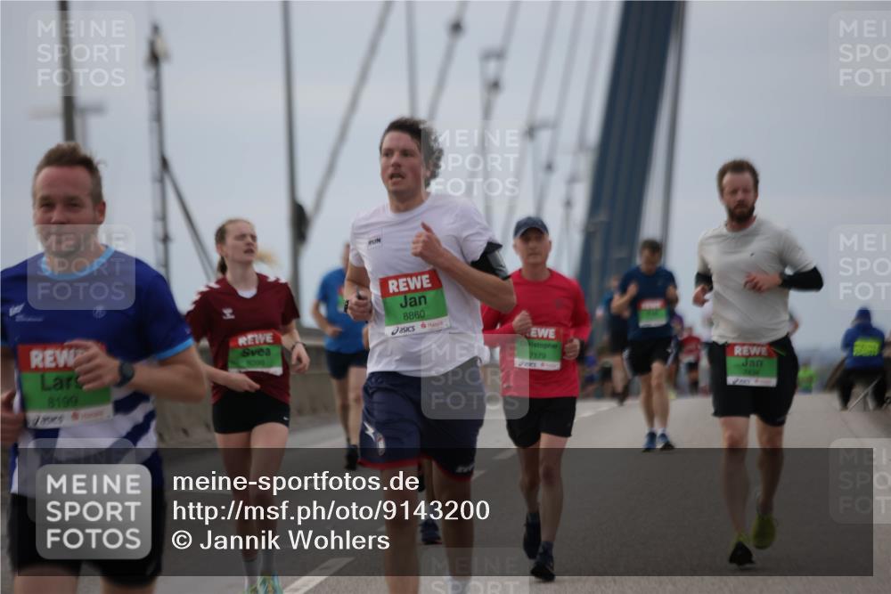 03.10.2025 - Köhlbrandbrückenlauf Jannik Wohlers http://msf.ph/oto/9143200 03.10.2025 15:44:27 Position 1 8199, 8860, 8099, 7179, 7656 meine-sportfotos.de
