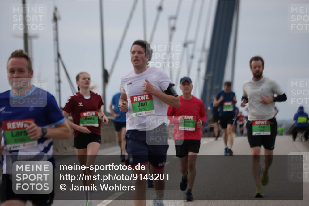 03.10.2025 - Köhlbrandbrückenlauf Jannik Wohlers http://msf.ph/oto/9143201 03.10.2025 15:44:28 Position 1 8199, 8860, 8099, 7179, 7636 meine-sportfotos.de
