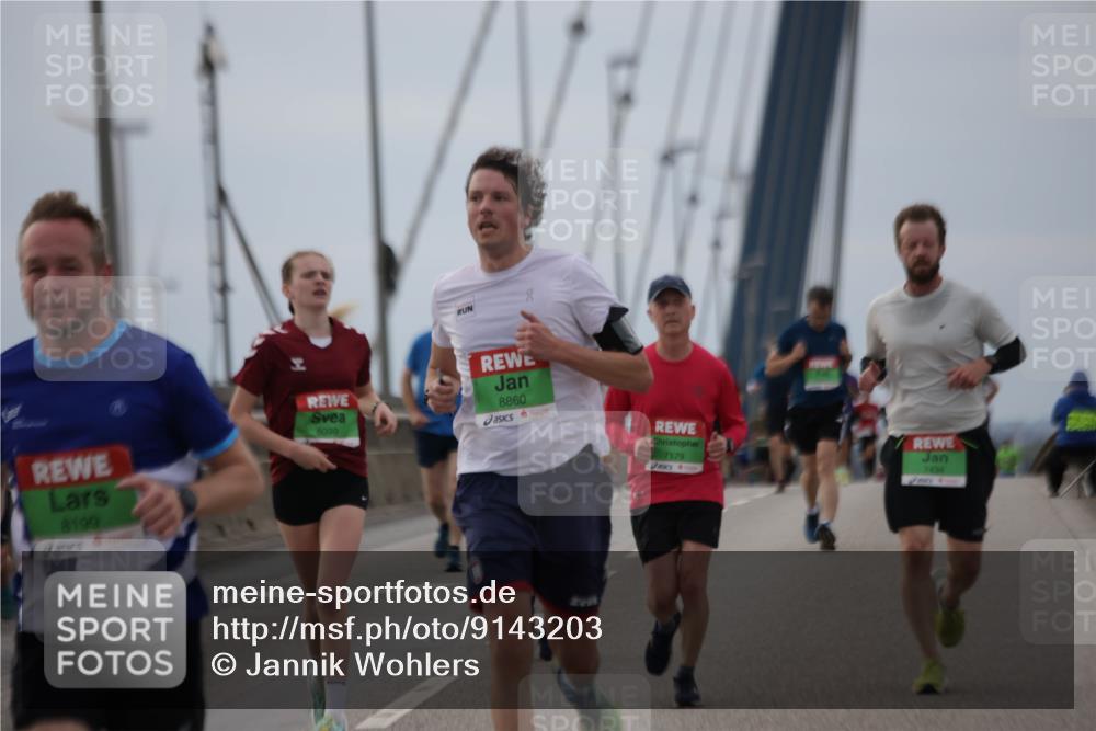 03.10.2025 - Köhlbrandbrückenlauf Jannik Wohlers http://msf.ph/oto/9143203 03.10.2025 15:44:28 Position 1 8199, 8099, 8860, 7179, 7436 meine-sportfotos.de