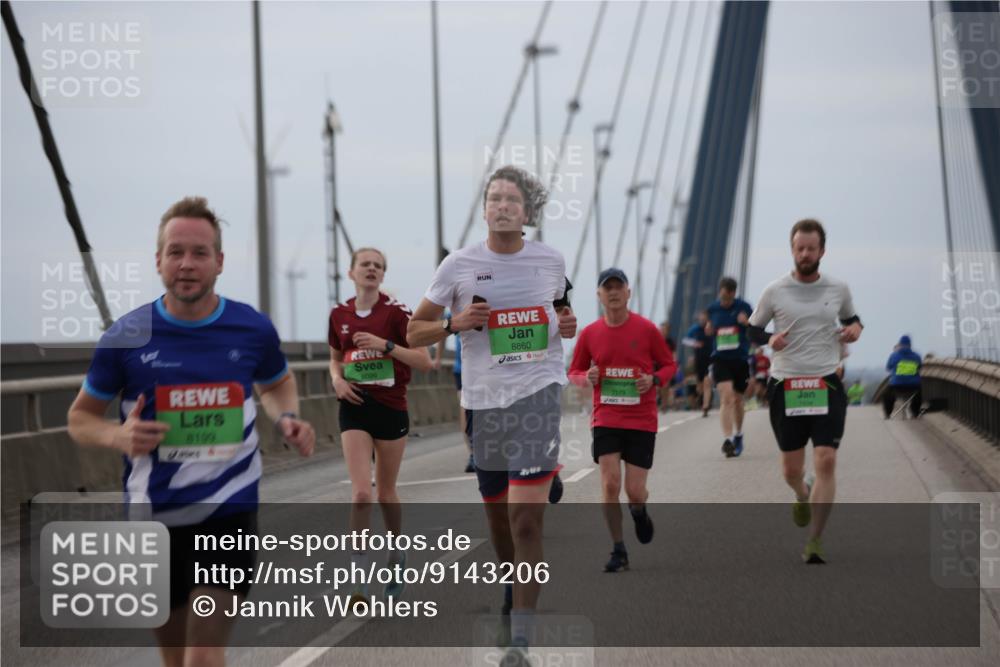 03.10.2025 - Köhlbrandbrückenlauf Jannik Wohlers http://msf.ph/oto/9143206 03.10.2025 15:44:28 Position 1 8199, 8860, 7179 meine-sportfotos.de