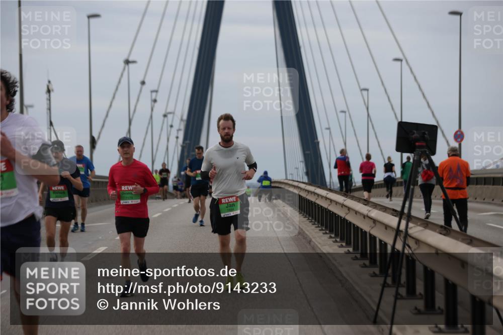 03.10.2025 - Köhlbrandbrückenlauf Jannik Wohlers http://msf.ph/oto/9143233 03.10.2025 15:44:30 Position 1 7179, 7434 meine-sportfotos.de