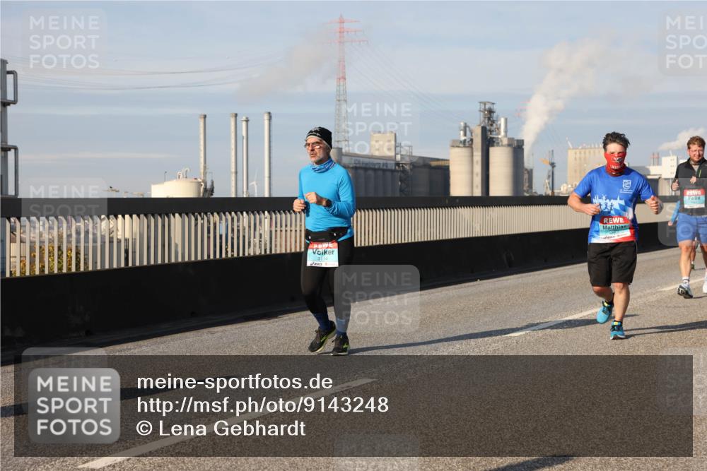 03.10.2025 - Köhlbrandbrückenlauf Lena Gebhardt http://msf.ph/oto/9143248 03.10.2025 10:01:07 Position 2 3114, 1561 meine-sportfotos.de