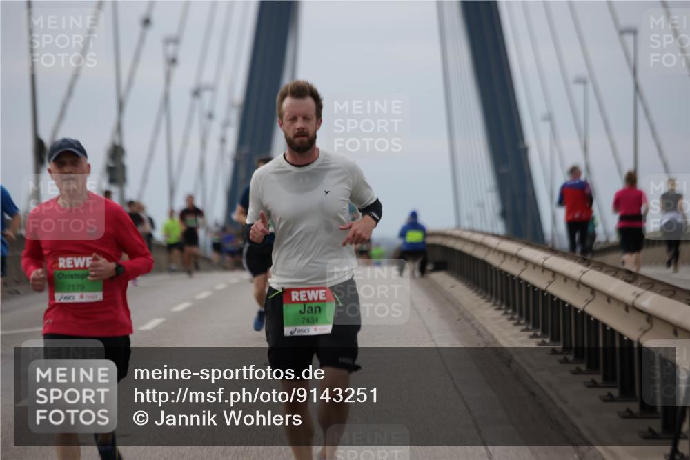 03.10.2025 - Köhlbrandbrückenlauf Jannik Wohlers http://msf.ph/oto/9143251 03.10.2025 15:44:31 Position 1 7179, 7434 meine-sportfotos.de