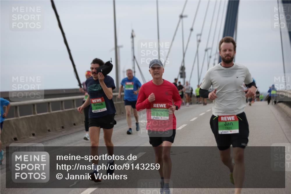 03.10.2025 - Köhlbrandbrückenlauf Jannik Wohlers http://msf.ph/oto/9143259 03.10.2025 15:44:32 Position 1 8026, 7179, 7434 meine-sportfotos.de