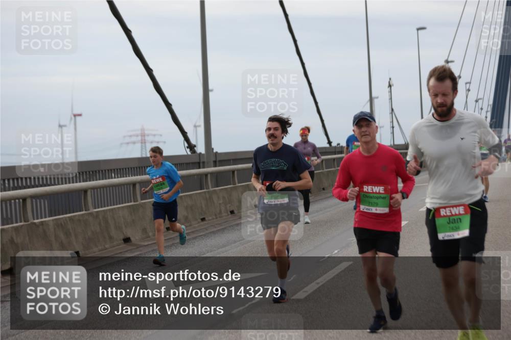03.10.2025 - Köhlbrandbrückenlauf Jannik Wohlers http://msf.ph/oto/9143279 03.10.2025 15:44:33 Position 1 8026, 7179, 7434 meine-sportfotos.de
