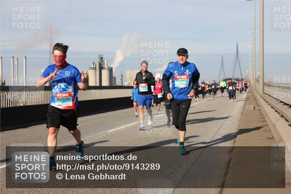 03.10.2025 - Köhlbrandbrückenlauf Lena Gebhardt http://msf.ph/oto/9143289 03.10.2025 10:01:09 Position 2 2675, 3509 meine-sportfotos.de