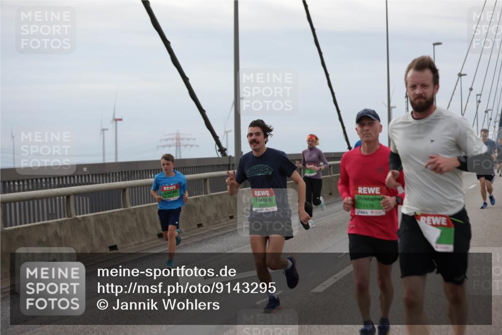 03.10.2025 - Köhlbrandbrückenlauf Jannik Wohlers http://msf.ph/oto/9143295 03.10.2025 15:44:33 Position 1 8026, 7179 meine-sportfotos.de