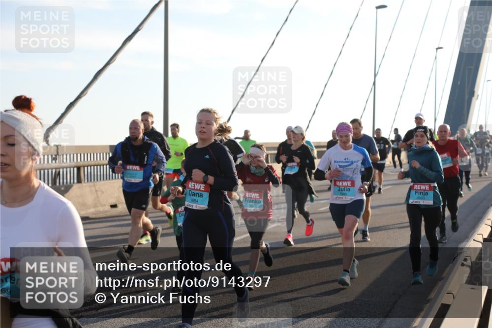 03.10.2025 - Köhlbrandbrückenlauf Yannick Fuchs http://msf.ph/oto/9143297 03.10.2025 08:30:12 Position 2 69, 1654, 3500, 1640, 2953 meine-sportfotos.de