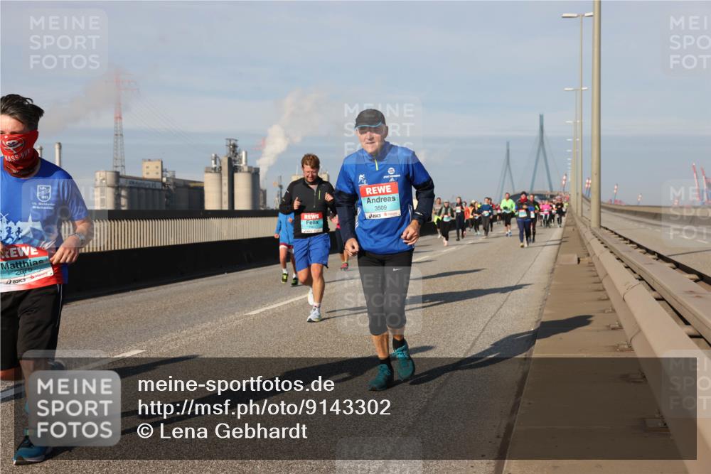 03.10.2025 - Köhlbrandbrückenlauf Lena Gebhardt http://msf.ph/oto/9143302 03.10.2025 10:01:09 Position 2 15, 3509, 26, 6 meine-sportfotos.de