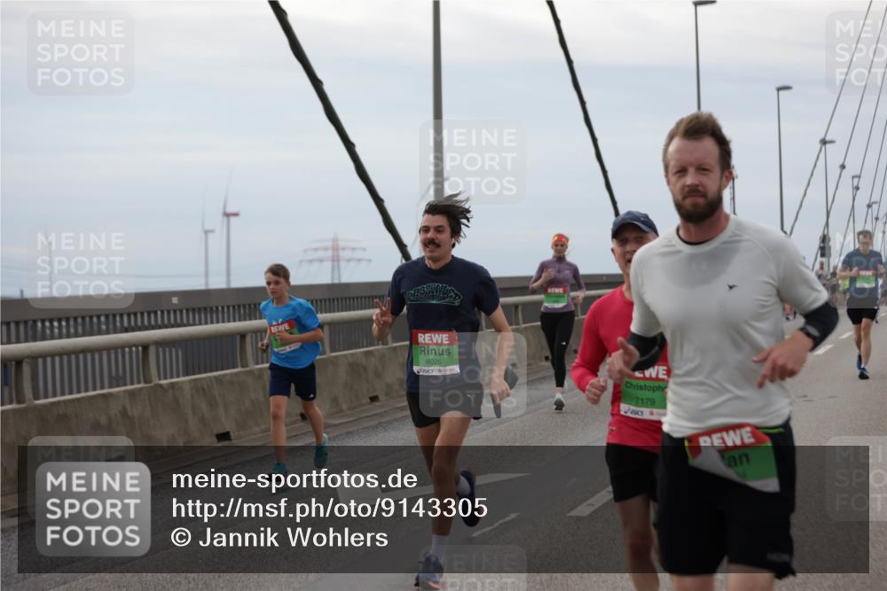 03.10.2025 - Köhlbrandbrückenlauf Jannik Wohlers http://msf.ph/oto/9143305 03.10.2025 15:44:33 Position 1 8026, 7179 meine-sportfotos.de