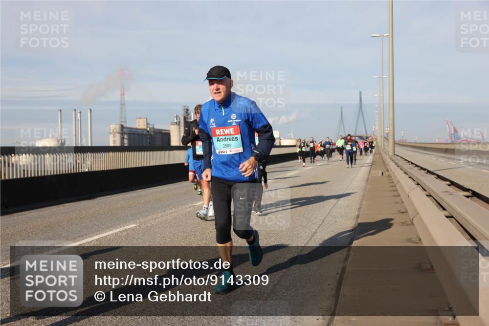 03.10.2025 - Köhlbrandbrückenlauf Lena Gebhardt http://msf.ph/oto/9143309 03.10.2025 10:01:10 Position 2 3509 meine-sportfotos.de