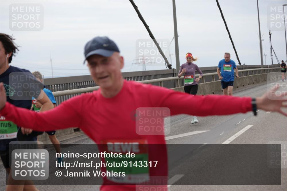 03.10.2025 - Köhlbrandbrückenlauf Jannik Wohlers http://msf.ph/oto/9143317 03.10.2025 15:44:35 Position 1 026, 7179 meine-sportfotos.de