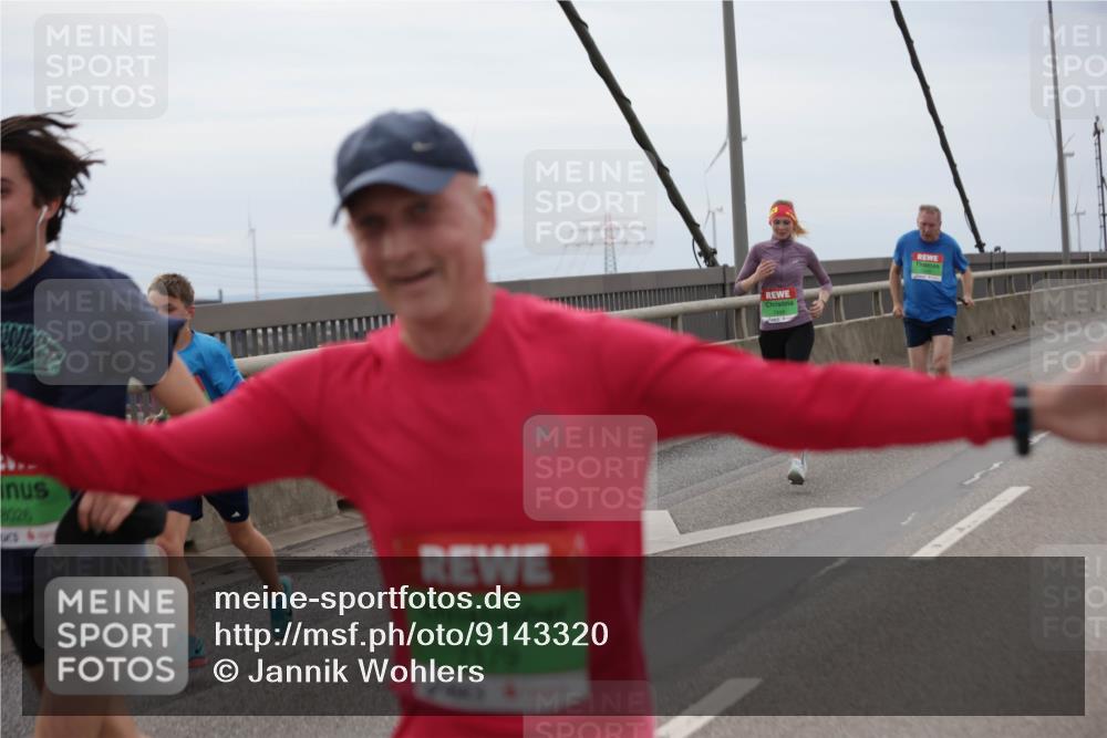 03.10.2025 - Köhlbrandbrückenlauf Jannik Wohlers http://msf.ph/oto/9143320 03.10.2025 15:44:35 Position 1 8026, 7179 meine-sportfotos.de
