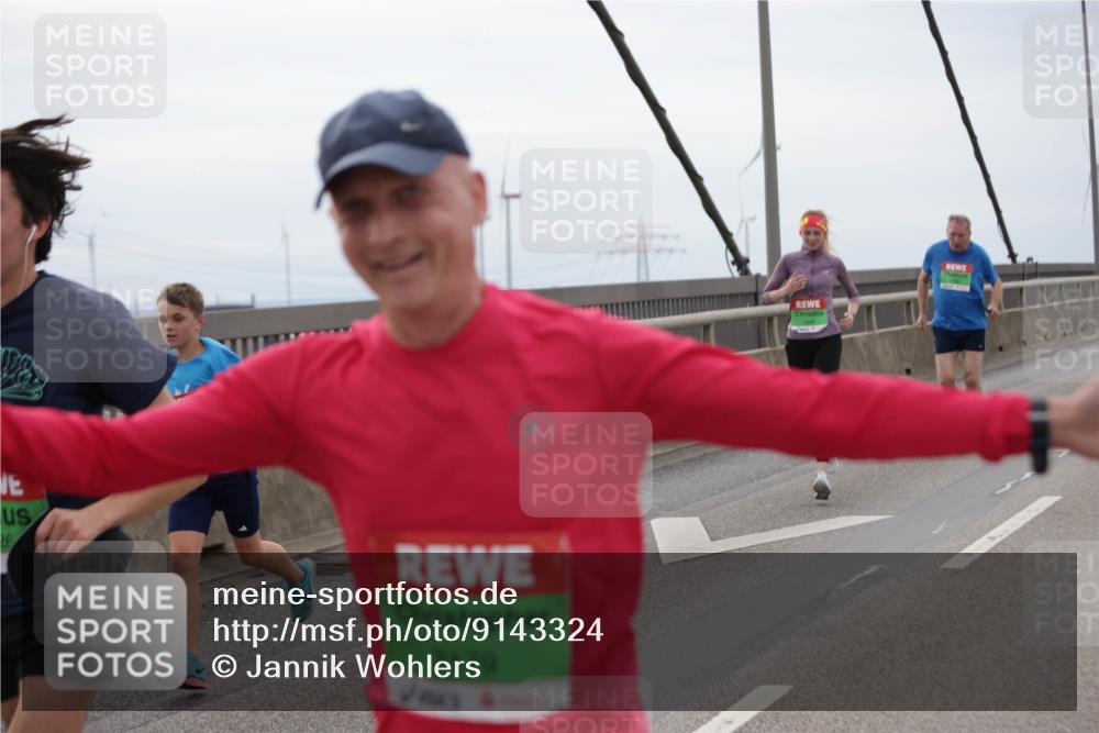 03.10.2025 - Köhlbrandbrückenlauf Jannik Wohlers http://msf.ph/oto/9143324 03.10.2025 15:44:35 Position 1 26, 7179 meine-sportfotos.de