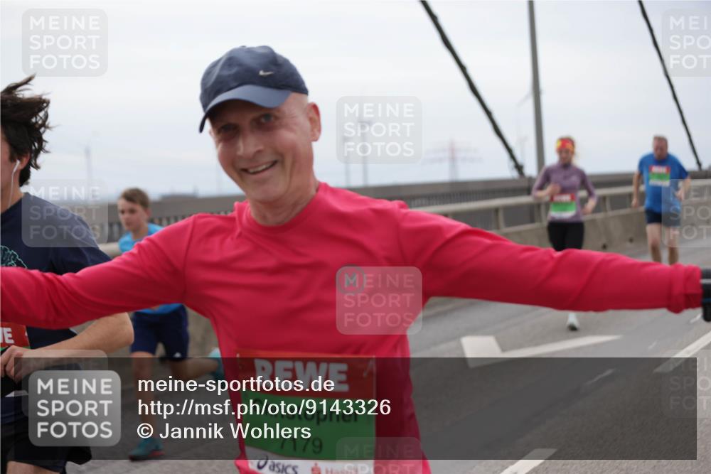 03.10.2025 - Köhlbrandbrückenlauf Jannik Wohlers http://msf.ph/oto/9143326 03.10.2025 15:44:35 Position 1 7179 meine-sportfotos.de