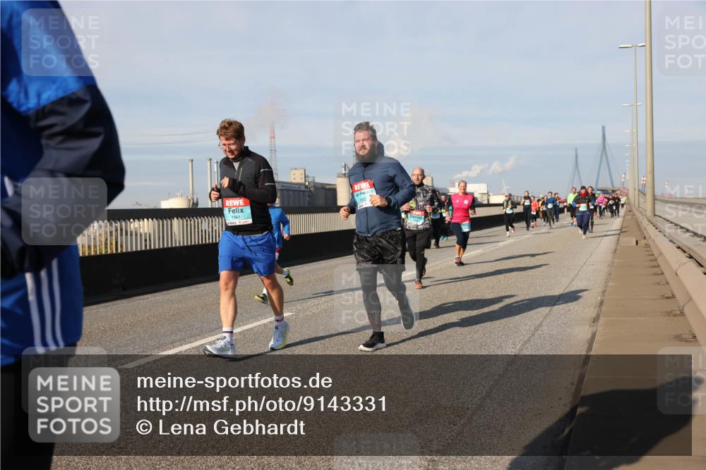 03.10.2025 - Köhlbrandbrückenlauf Lena Gebhardt http://msf.ph/oto/9143331 03.10.2025 10:01:11 Position 2 1561, 1562 meine-sportfotos.de