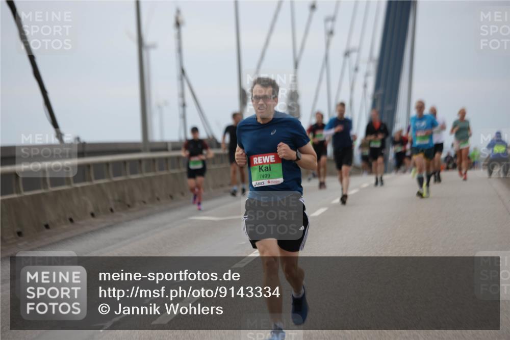 03.10.2025 - Köhlbrandbrückenlauf Jannik Wohlers http://msf.ph/oto/9143334 03.10.2025 15:44:36 Position 1 7499 meine-sportfotos.de