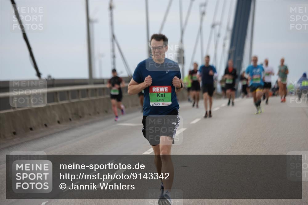 03.10.2025 - Köhlbrandbrückenlauf Jannik Wohlers http://msf.ph/oto/9143342 03.10.2025 15:44:36 Position 1 7499 meine-sportfotos.de