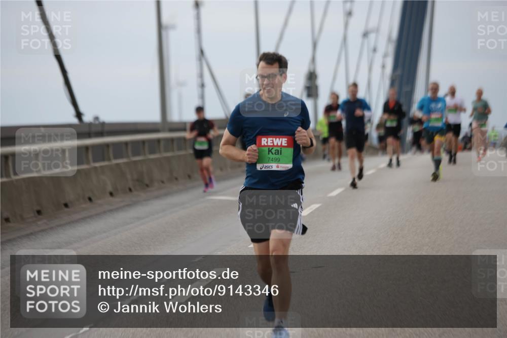 03.10.2025 - Köhlbrandbrückenlauf Jannik Wohlers http://msf.ph/oto/9143346 03.10.2025 15:44:36 Position 1 7499 meine-sportfotos.de