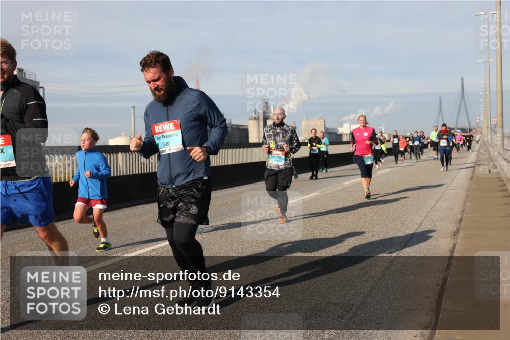 03.10.2025 - Köhlbrandbrückenlauf Lena Gebhardt http://msf.ph/oto/9143354 03.10.2025 10:01:12 Position 2 1562 meine-sportfotos.de