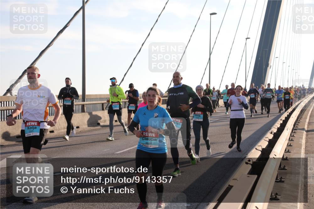 03.10.2025 - Köhlbrandbrückenlauf Yannick Fuchs http://msf.ph/oto/9143357 03.10.2025 08:30:20 Position 2 3345, 3666, 1844 meine-sportfotos.de