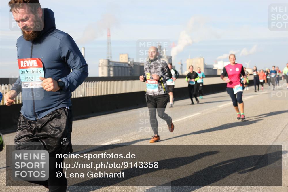 03.10.2025 - Köhlbrandbrückenlauf Lena Gebhardt http://msf.ph/oto/9143358 03.10.2025 10:01:12 Position 2 1562 meine-sportfotos.de