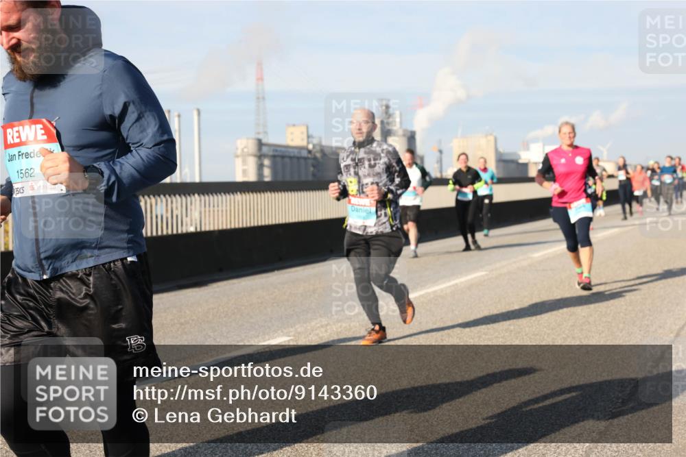 03.10.2025 - Köhlbrandbrückenlauf Lena Gebhardt http://msf.ph/oto/9143360 03.10.2025 10:01:12 Position 2 1562 meine-sportfotos.de