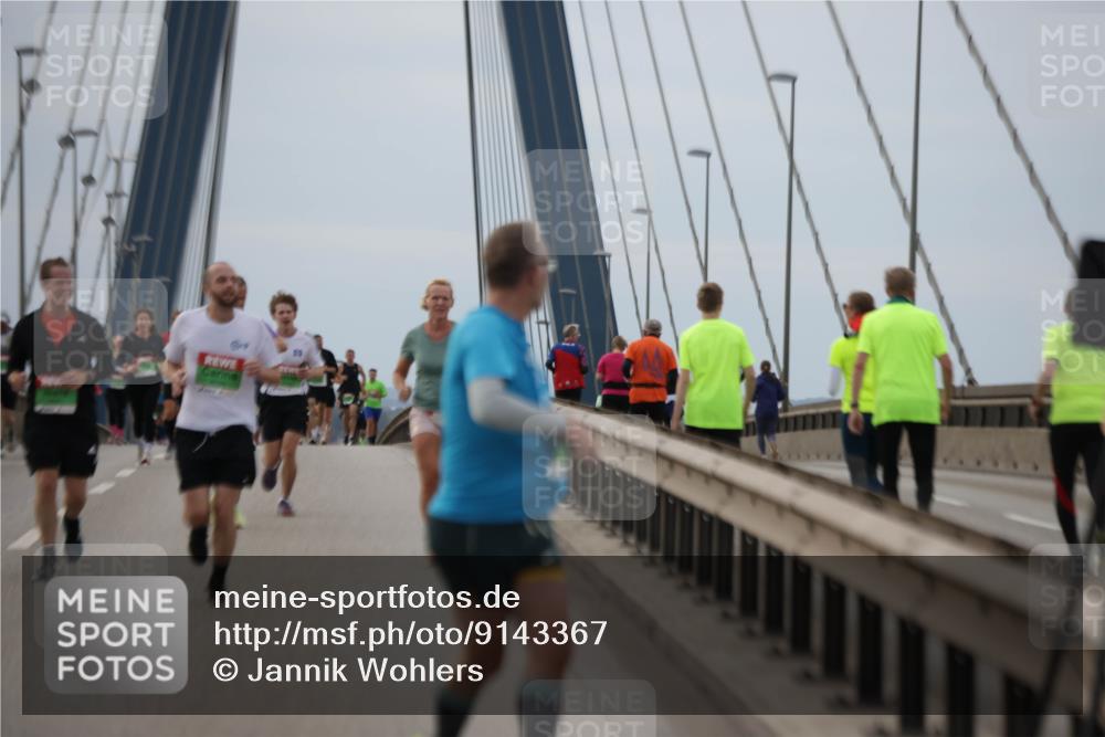 03.10.2025 - Köhlbrandbrückenlauf Jannik Wohlers http://msf.ph/oto/9143367 03.10.2025 15:44:44 Position 1  meine-sportfotos.de