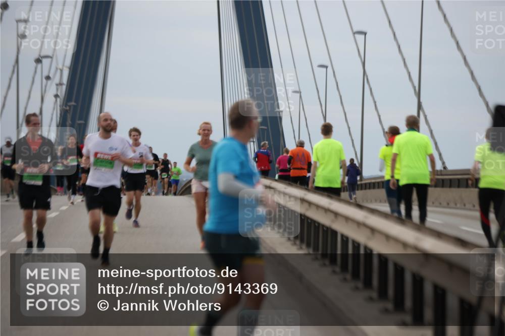 03.10.2025 - Köhlbrandbrückenlauf Jannik Wohlers http://msf.ph/oto/9143369 03.10.2025 15:44:44 Position 1  meine-sportfotos.de