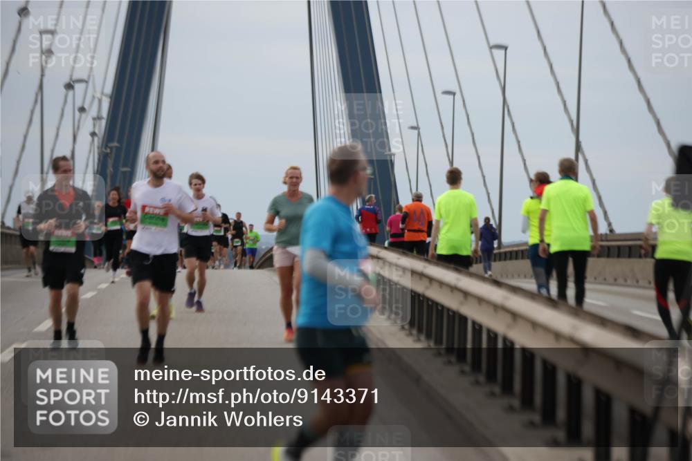 03.10.2025 - Köhlbrandbrückenlauf Jannik Wohlers http://msf.ph/oto/9143371 03.10.2025 15:44:44 Position 1  meine-sportfotos.de